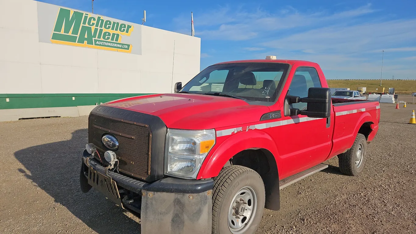 2011 Ford F-250 Super Duty 4x4 2dr Regular Cab V8