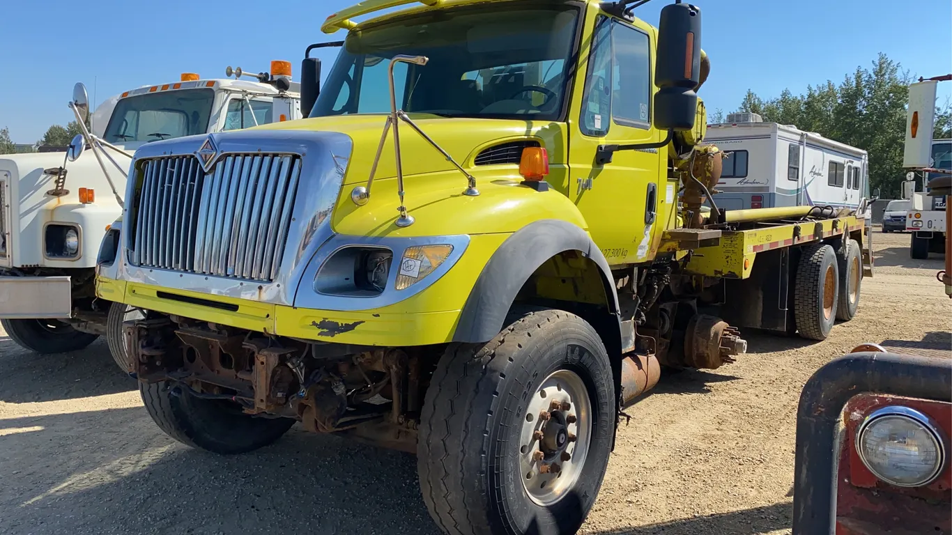 Non-Operable 2005 International WorkStar 7600 T/A Vac Truck