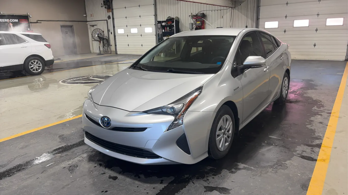 2016 Toyota Prius Base 4dr Hatchback