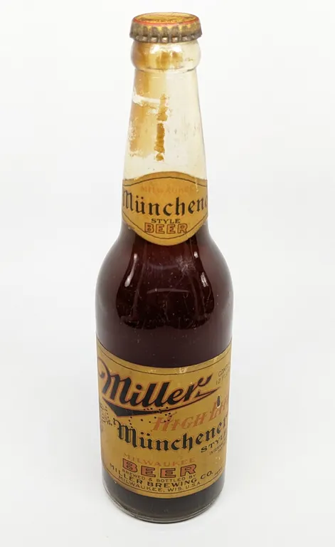 IRTP 12 OZ PAPER LABEL BOTTLE MILLER HIGH LIFE MUNCHENER STYLE BEER MILWAUKEE WISCONSIN