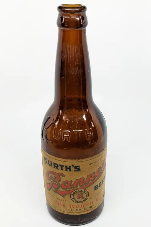 IRTP 14OZ PAPER LABEL BOTTLE KURTH'S BANNER BEER COLUMBUS WISCONSIN