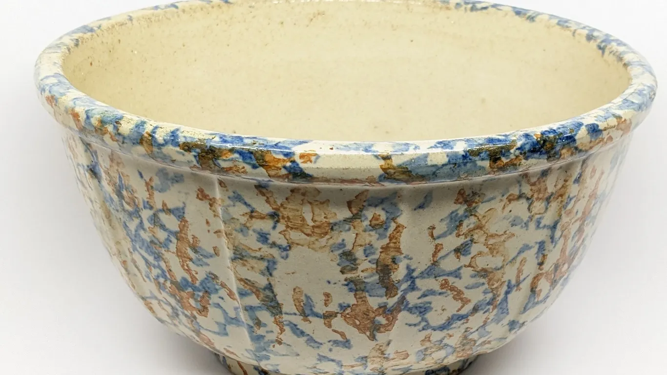 10" RED WING STONEWARE SPONGEWARE CROCK MIXING BOWL