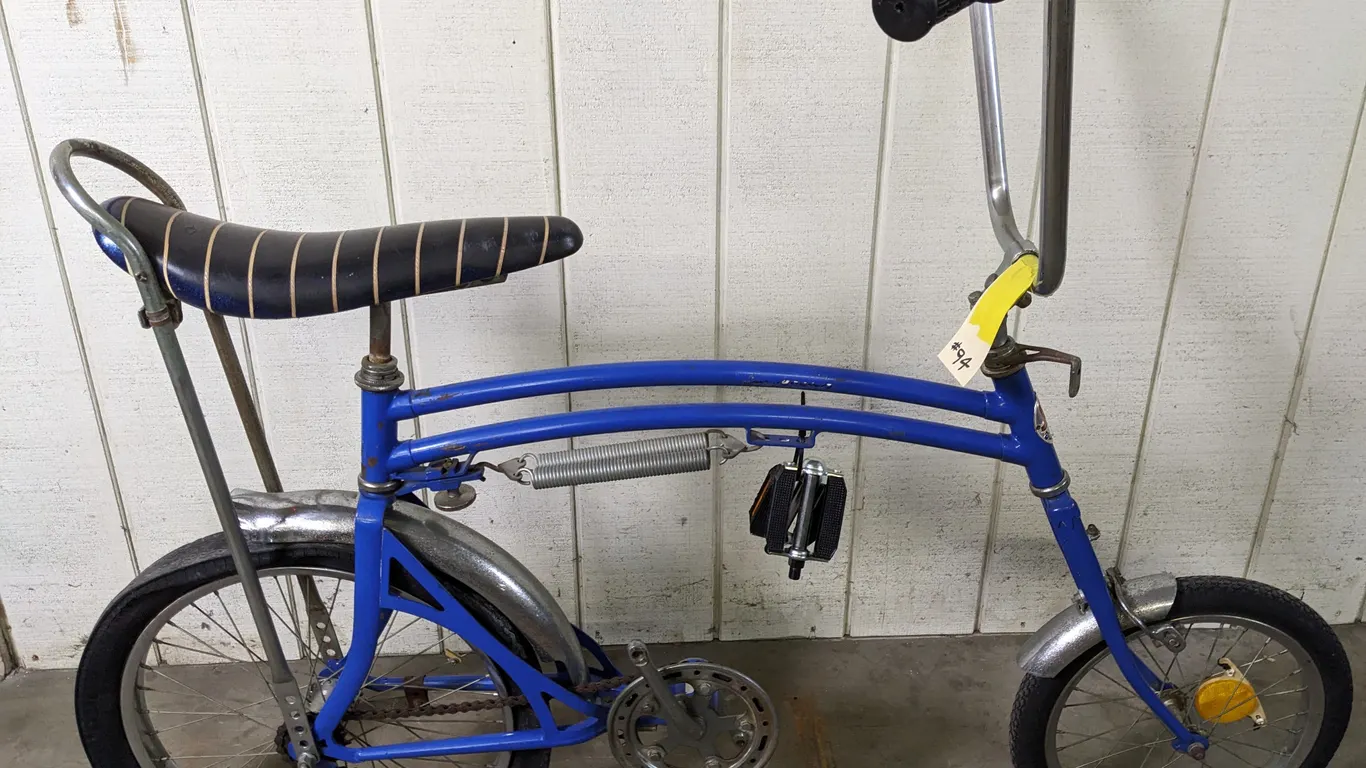 VINTAGE SWING BIKE BLUE MUSCLE BICYCLE