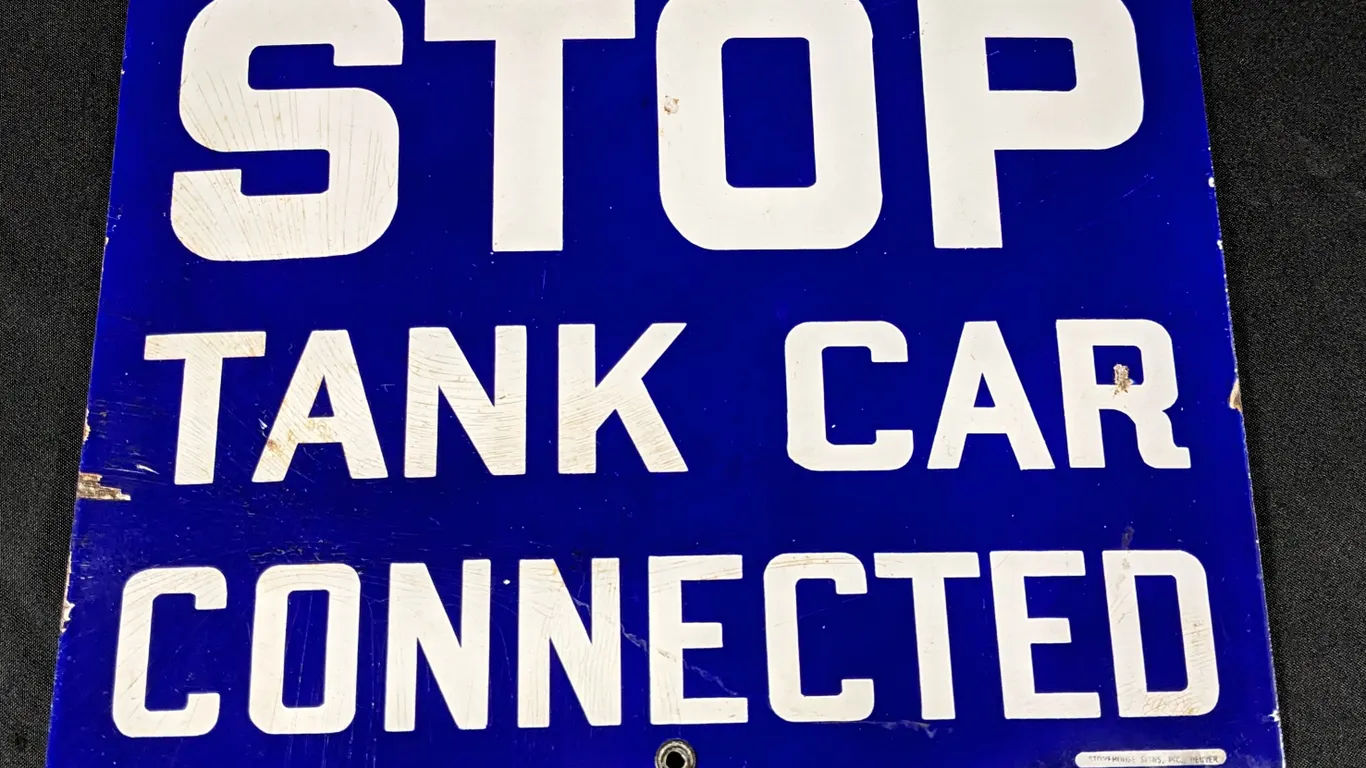 PORCELAIN SIGN STOP TANK CAR CONNECTED
