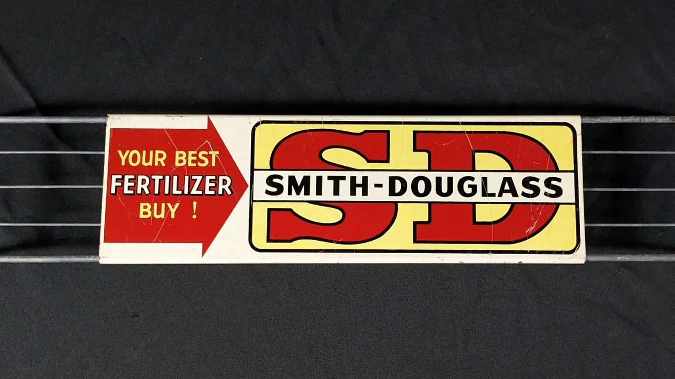 SMITH DOUGLAS FERTILIZER TIN DOOR PUSH SIGN