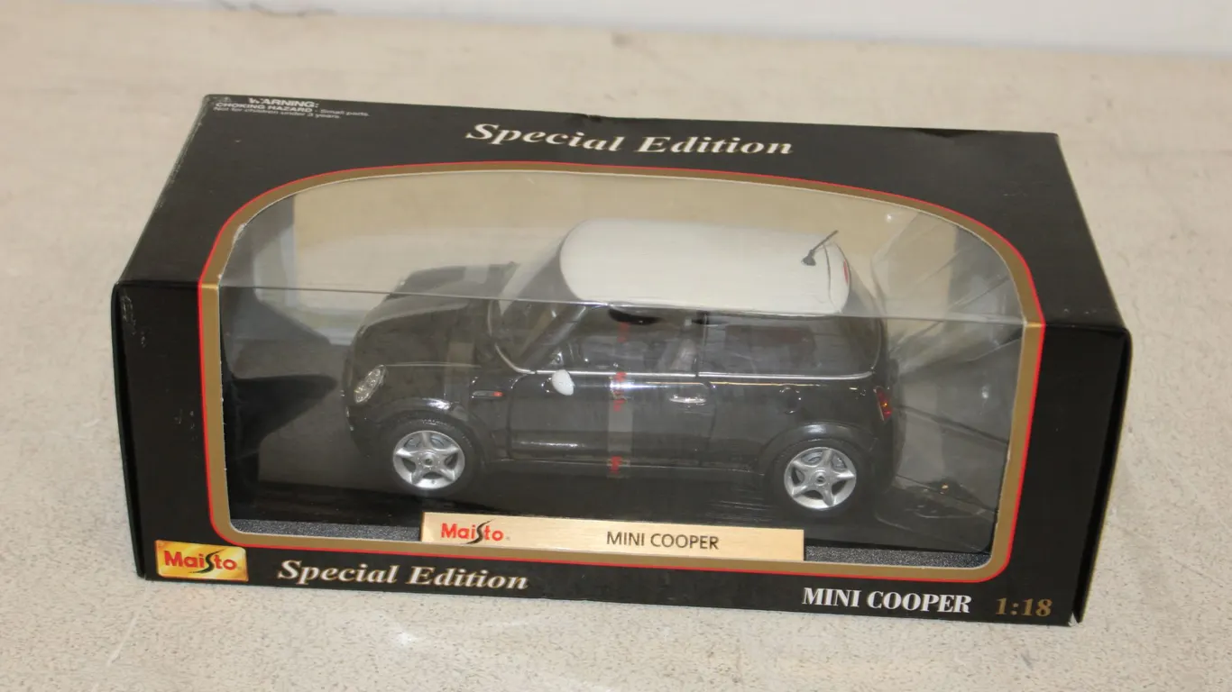 Maisto Mini Cooper Model Car