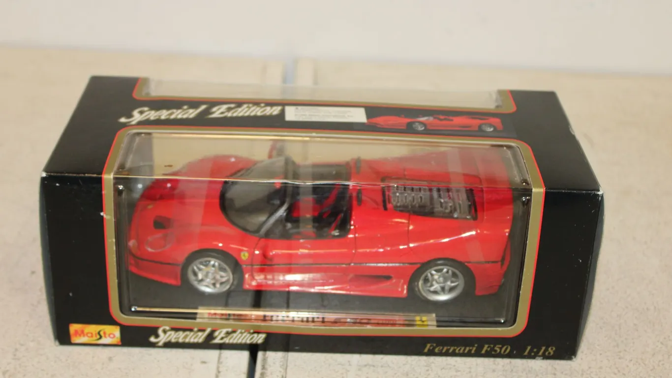 Maisto Ferrari F50 Model Car