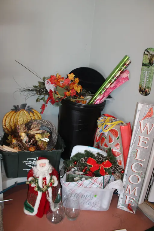 Seasonal Décor & Supplies