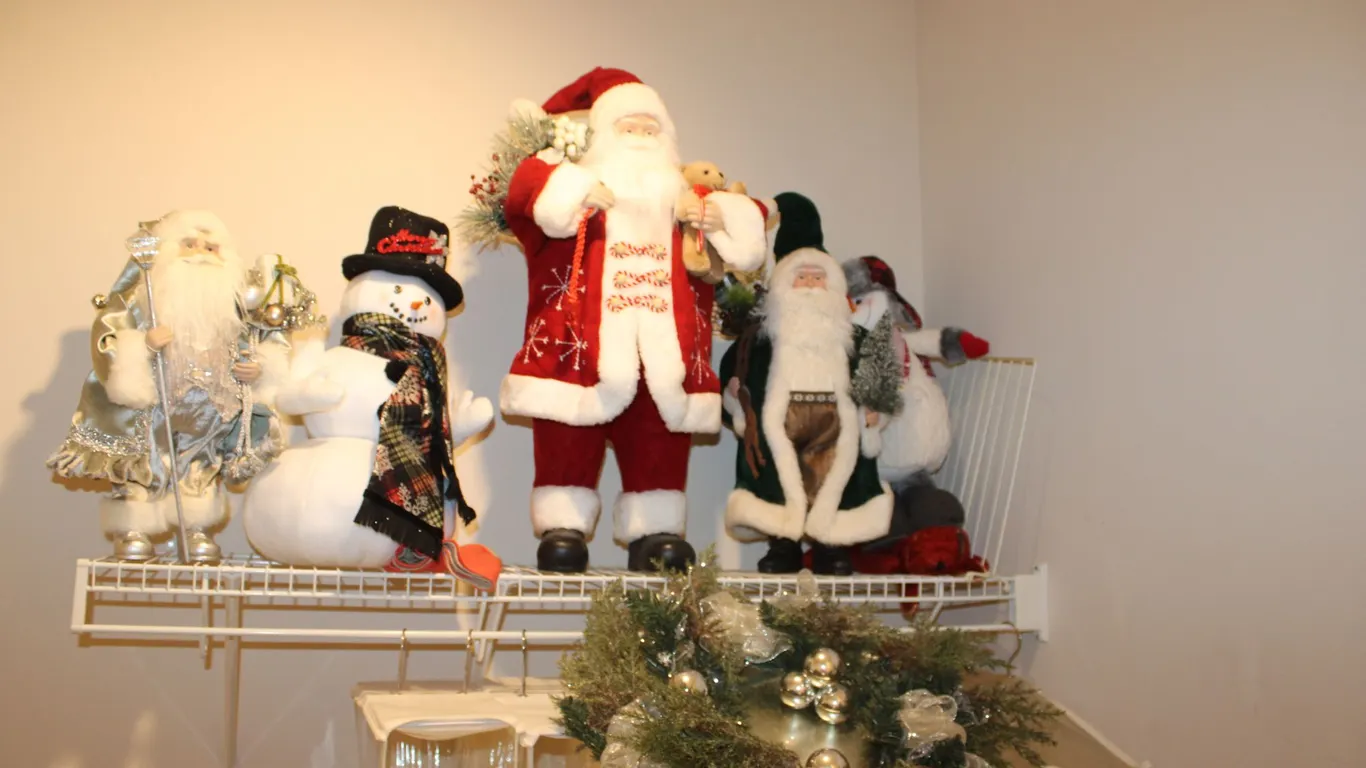 Santa & Snowman Décor