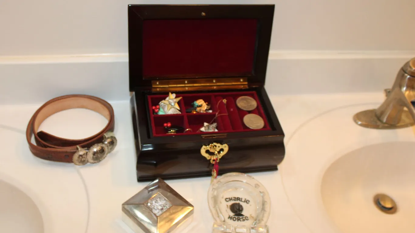 Jewelry Box & Décor