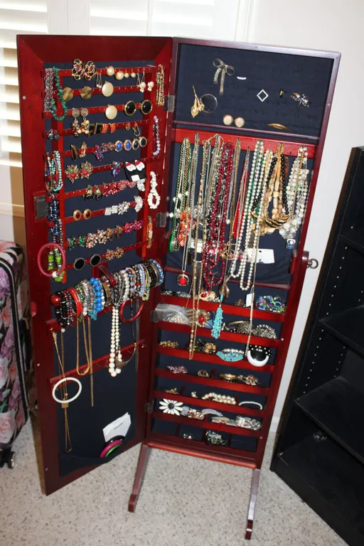 Jewelry & Storage Mirror