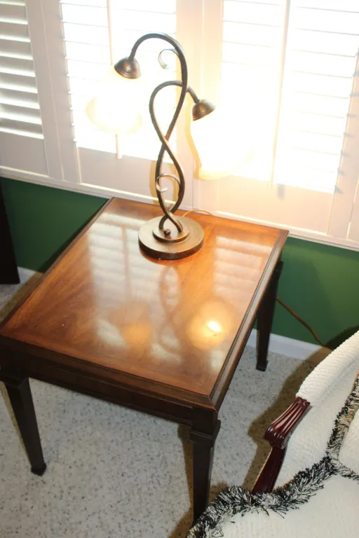Table & Lamp