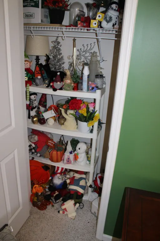 Seasonal Décor