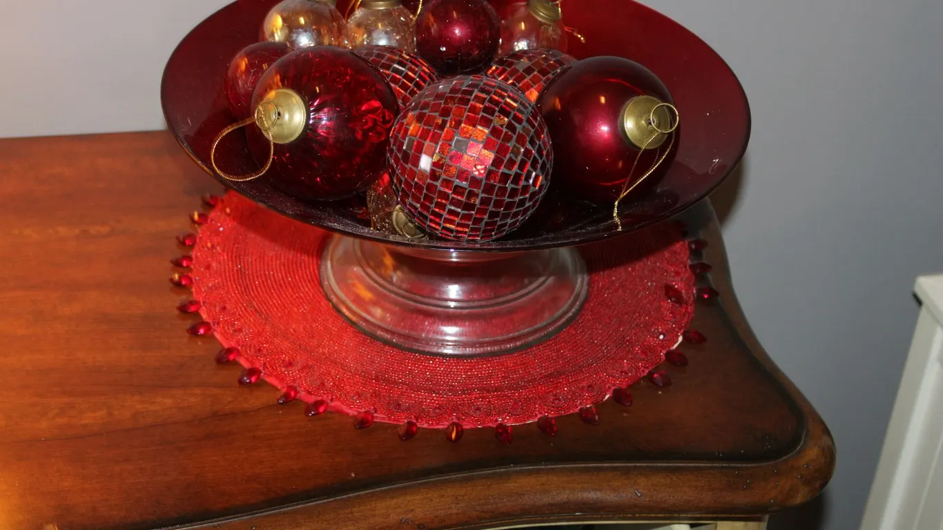 Ornaments & Glass Bowl