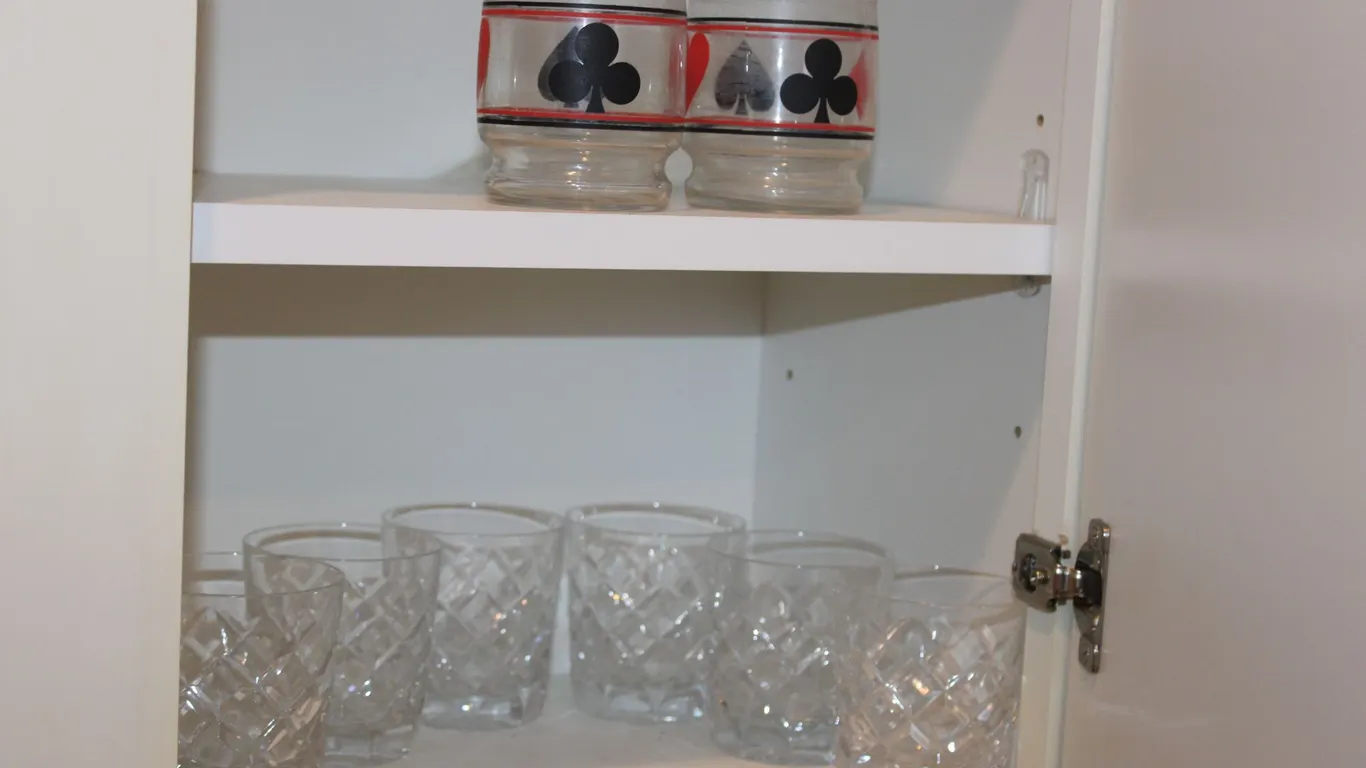 Glass & Crystal Drinkware
