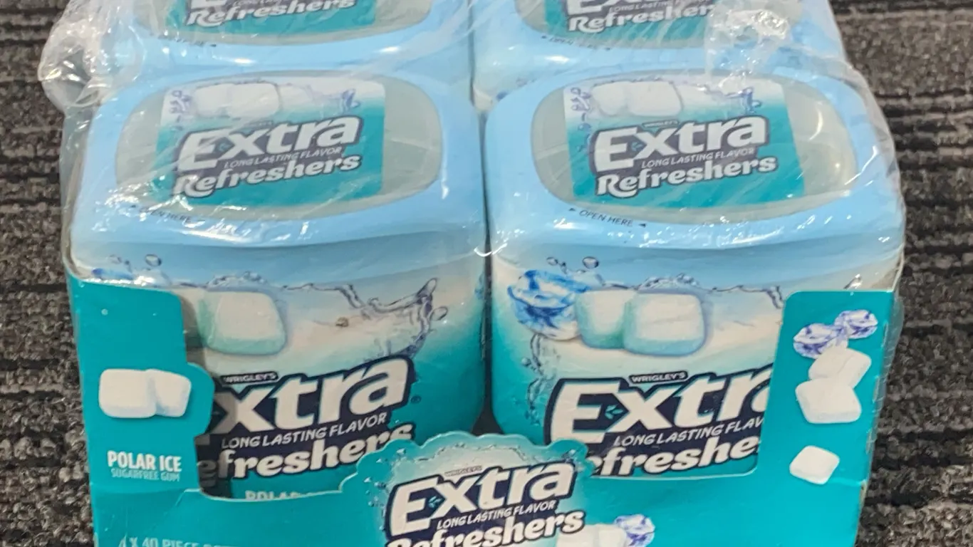 *NEW* Extra Refreshers, Polar Ice Chewing Gum, 40 Count, Pack of 4 - Best By: 8/2026