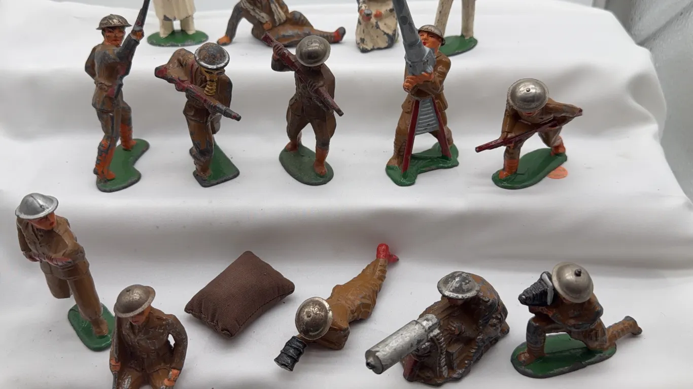 Vintage Metal Military Toy Soldiers with Anti-Aircraft Gun & Medical Corps Figures