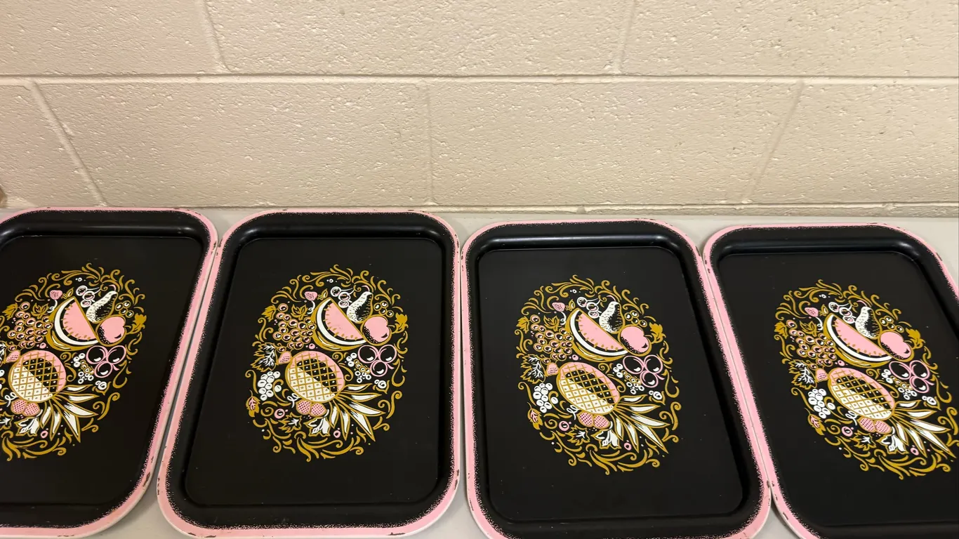 Lot of 4 Retro Fruit Trays