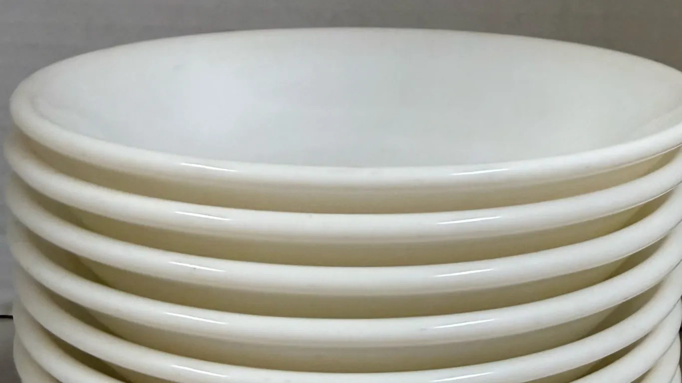 Lot of 6 Vintage White Milk Glass Dessert Bowls