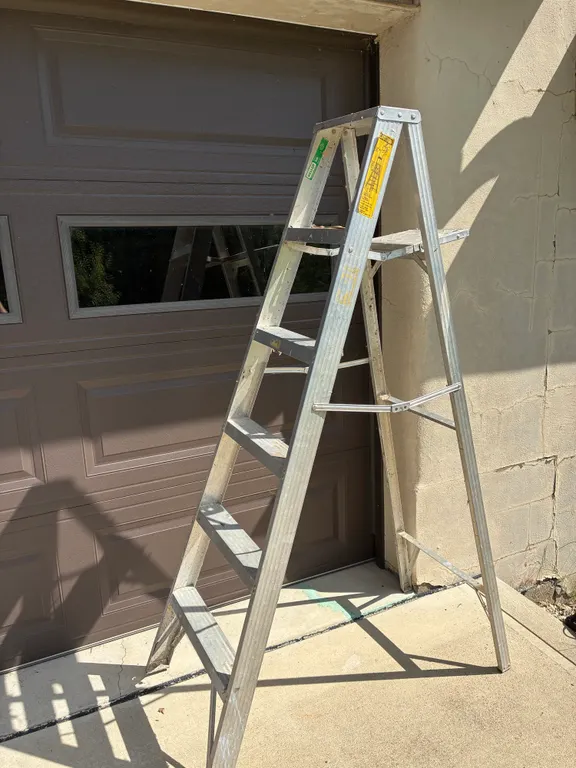 Aluminum Step Ladder
