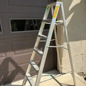 Aluminum Step Ladder