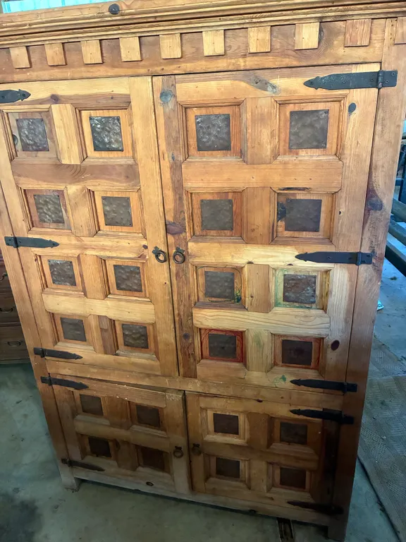 Wood Hutch