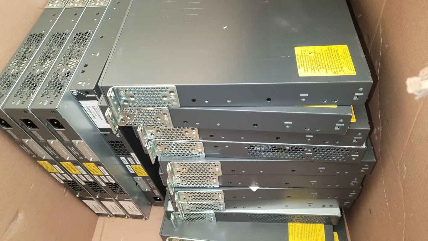 Cisco Catalyst 2950 Fixed-configuration Layer 2 managed switch (x17)