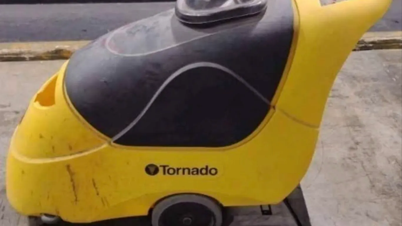 Tornado Marathon 2000 Carpet Cleaner