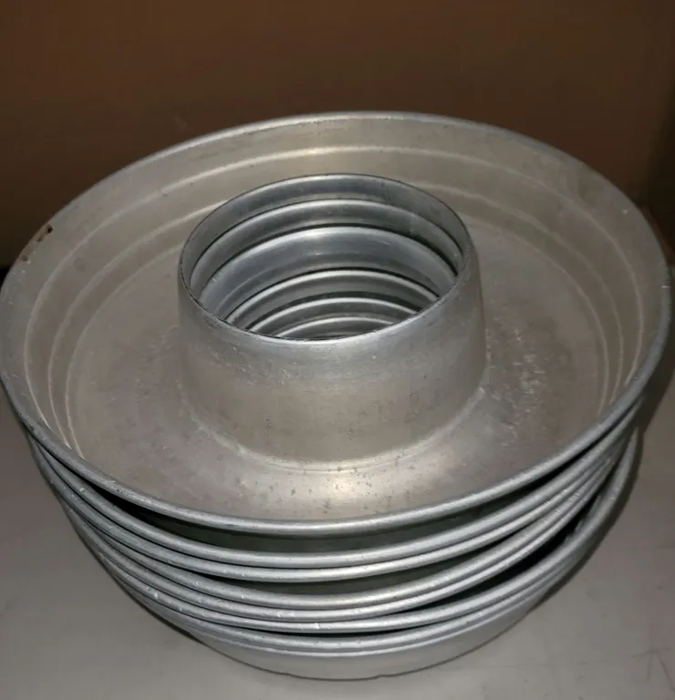 Vintage Bundt cake pans x7