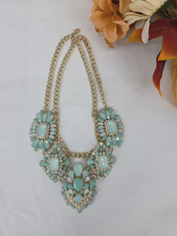Beautiful Green Pastel Necklace
