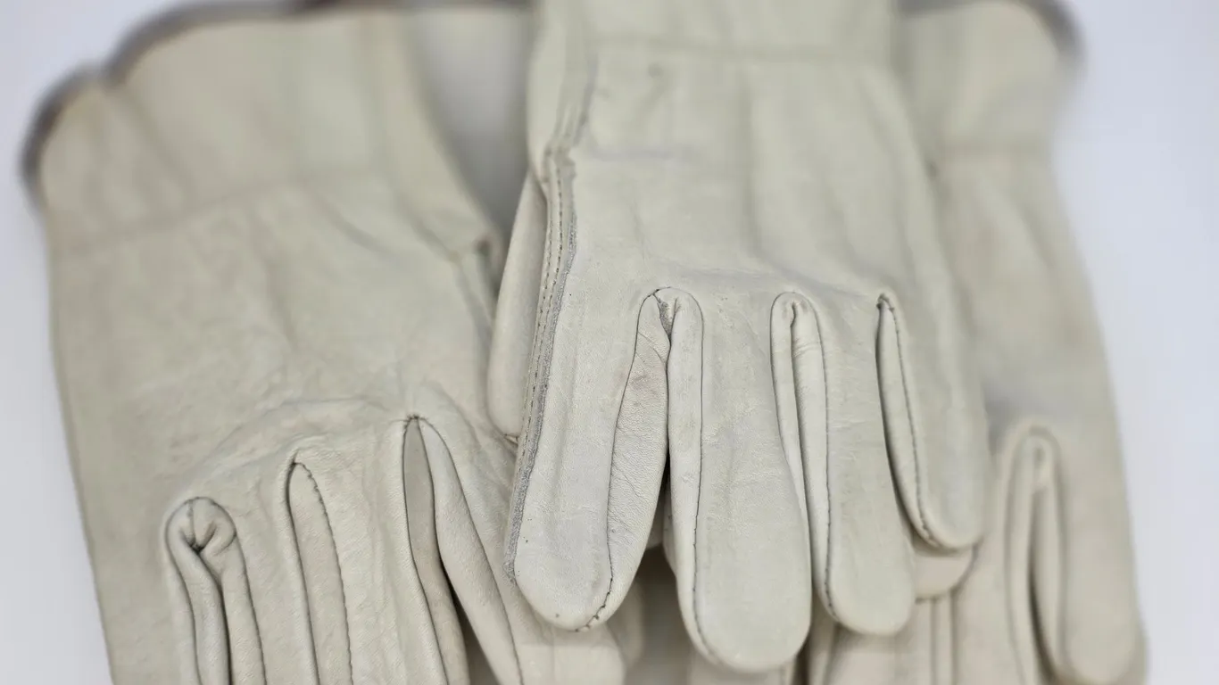 Mens White Leather Gloves 4 Pair
