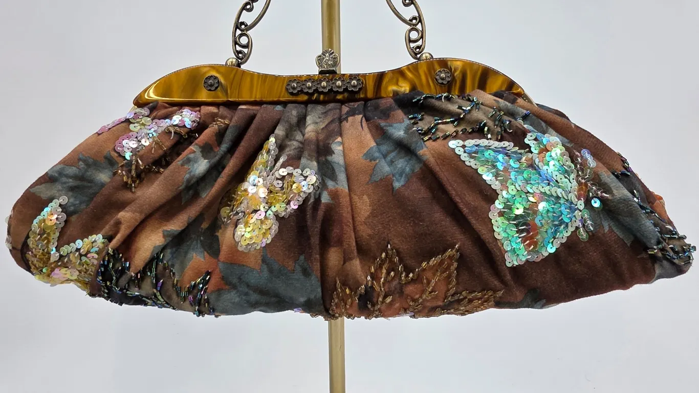 Stunning Vintage Style Beaded Handbag with Metal Handle