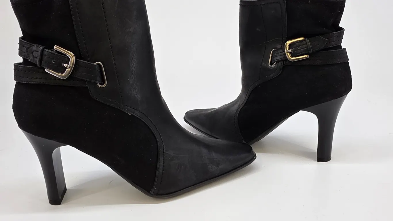 Capricorn Black Faux Suede Leather Buckle Ankle Boots Size 7M