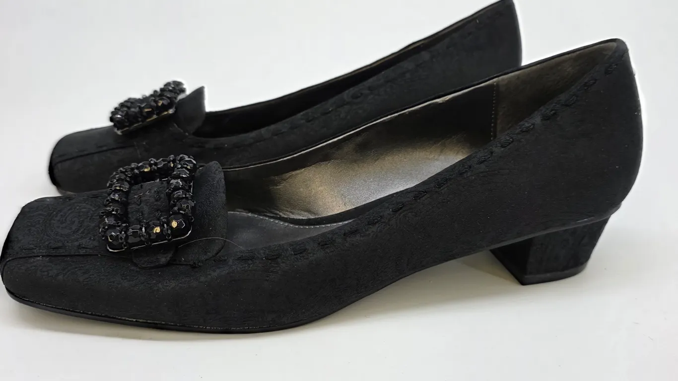 Liz Claiborne Flex Black Jacquard Paisley Beaded Buckle Block Heels Size 10M