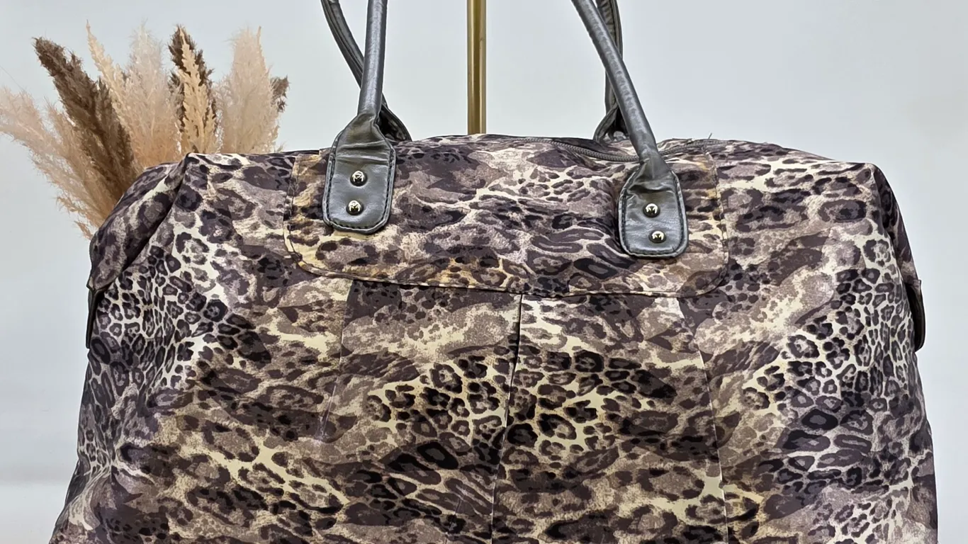 Jafra Leopard Print Weekender Bag Travel Tote Hot Pink Lining Grey