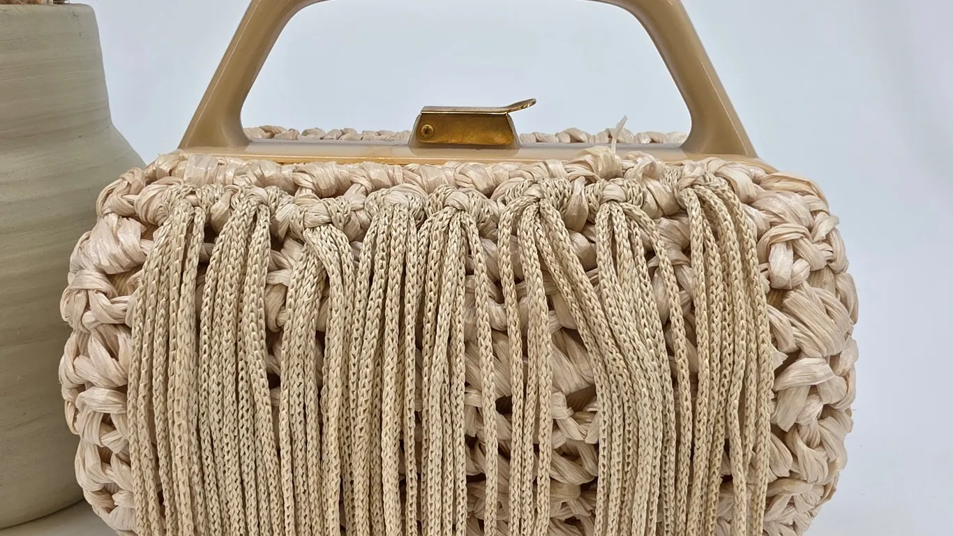 Vintage Hand Made Hong Kong Woven Raffia Fringe Top Handle Bag Cream Beige Straw