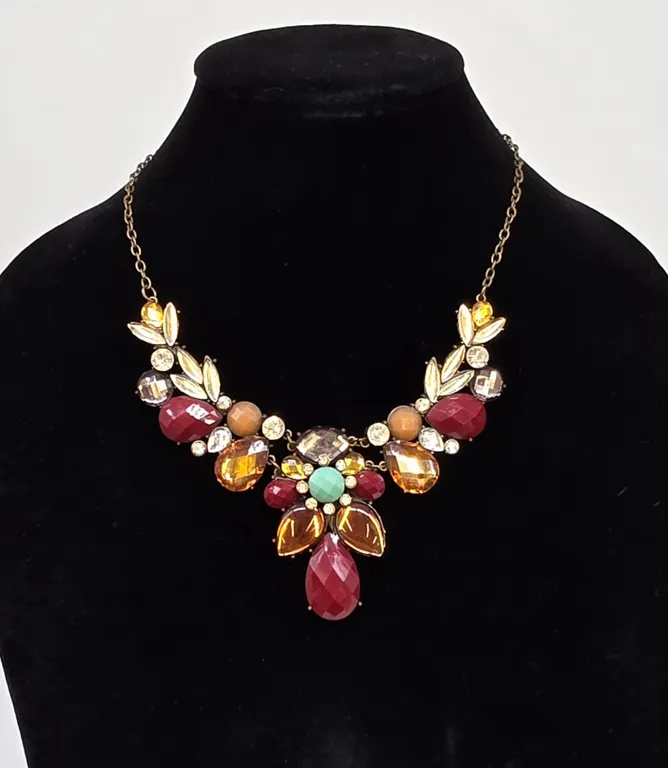 Beautiful Jeweled Gold Tone Necklace