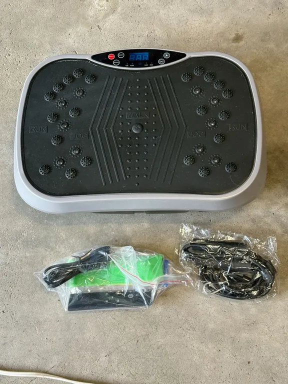 Whole-Body Vibration Plate Exercise Machine and Accessories Open Box - Tested