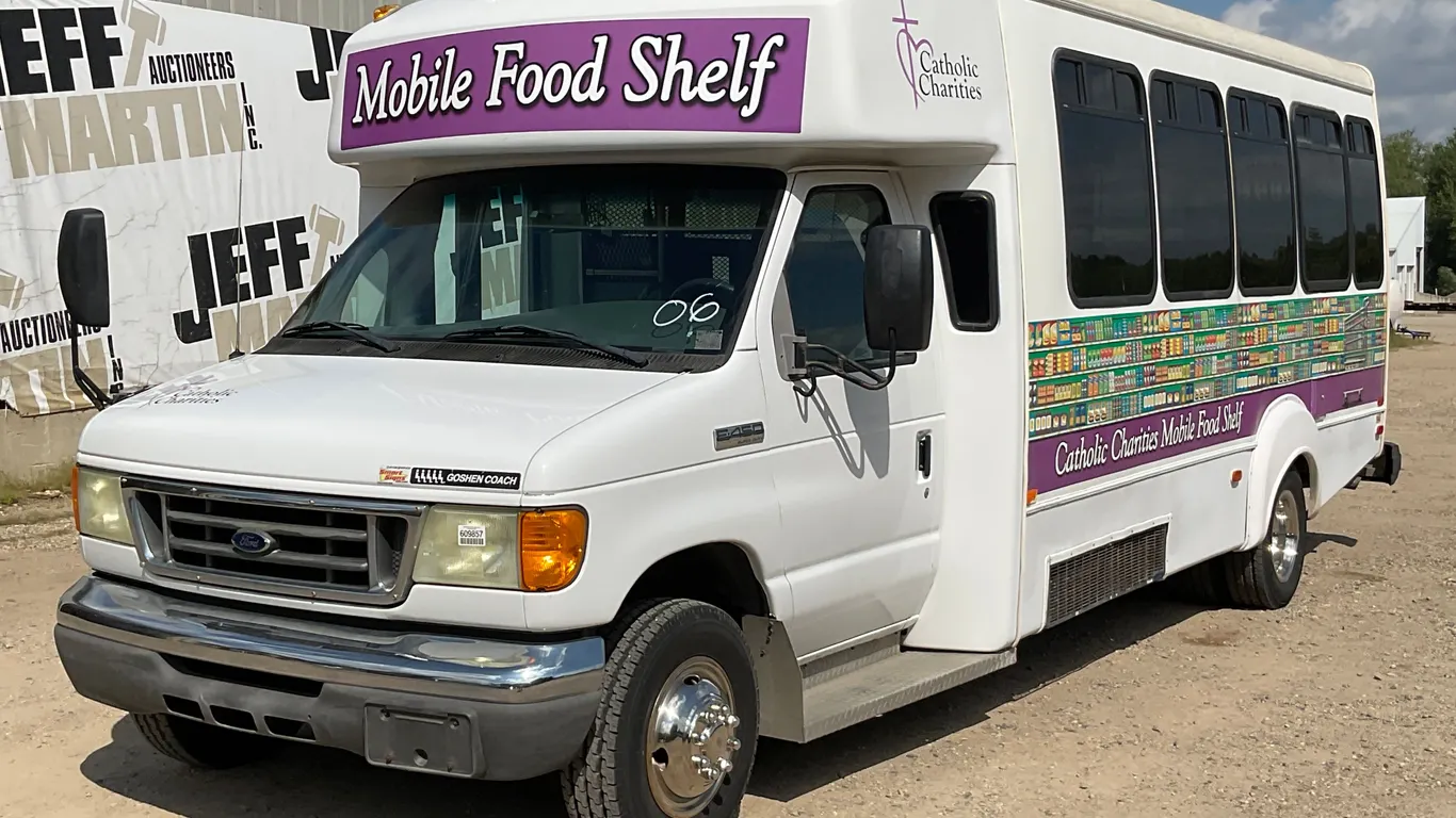 2006 FORD E-450 VIN: 1FDXE45S56DB26157 2WD BUS CONVERTED TO MOBILE FOOD SHELF