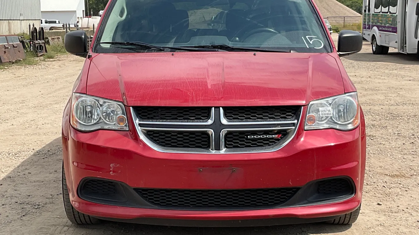 2015 DODGE GRAND CARAVAN VIN: 2C4RDGBG4FR608066 FWD
