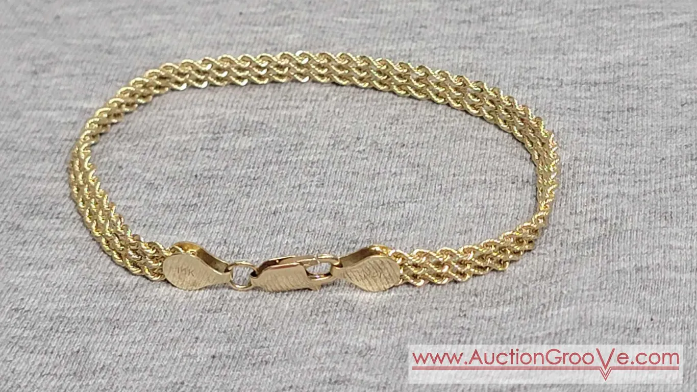 7 inch Gold Bracelet marked 14K. 6.6 grams. JB