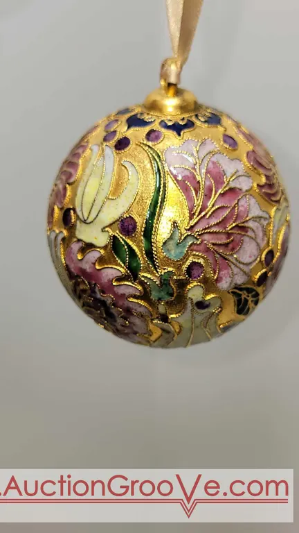 Beautiful Christmas ornament purchased in Bermuda per hand written note found in box. BCB