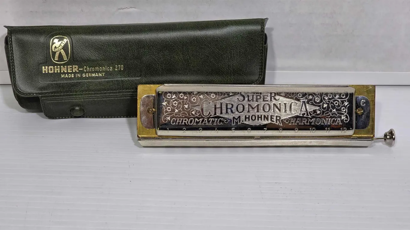 Super Chromonica 270 M. Hohner. K