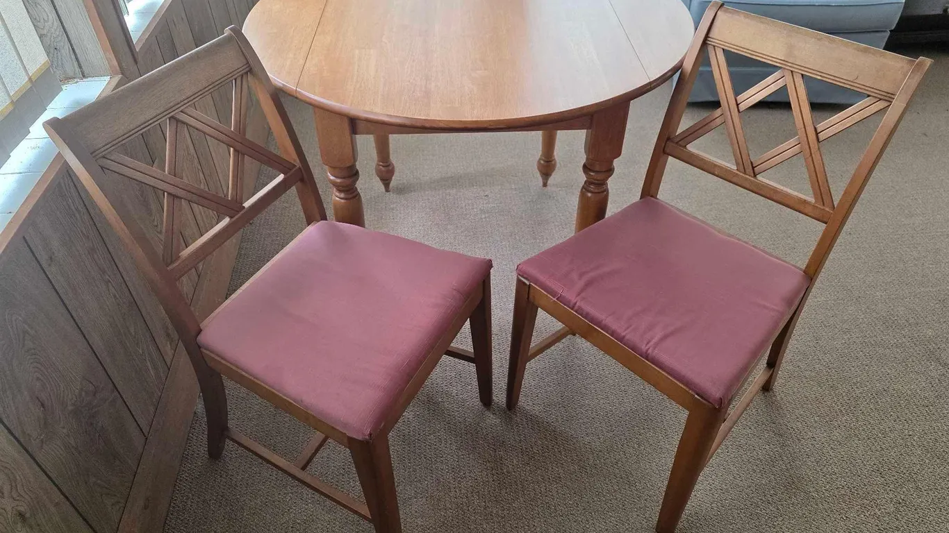 Drop Leaf Table with 4 Chairs. 40 x 29 OR 26 x 40 x 29. * you must bring adequate help to remove and load. Located on main floor. *found 2 more chairs