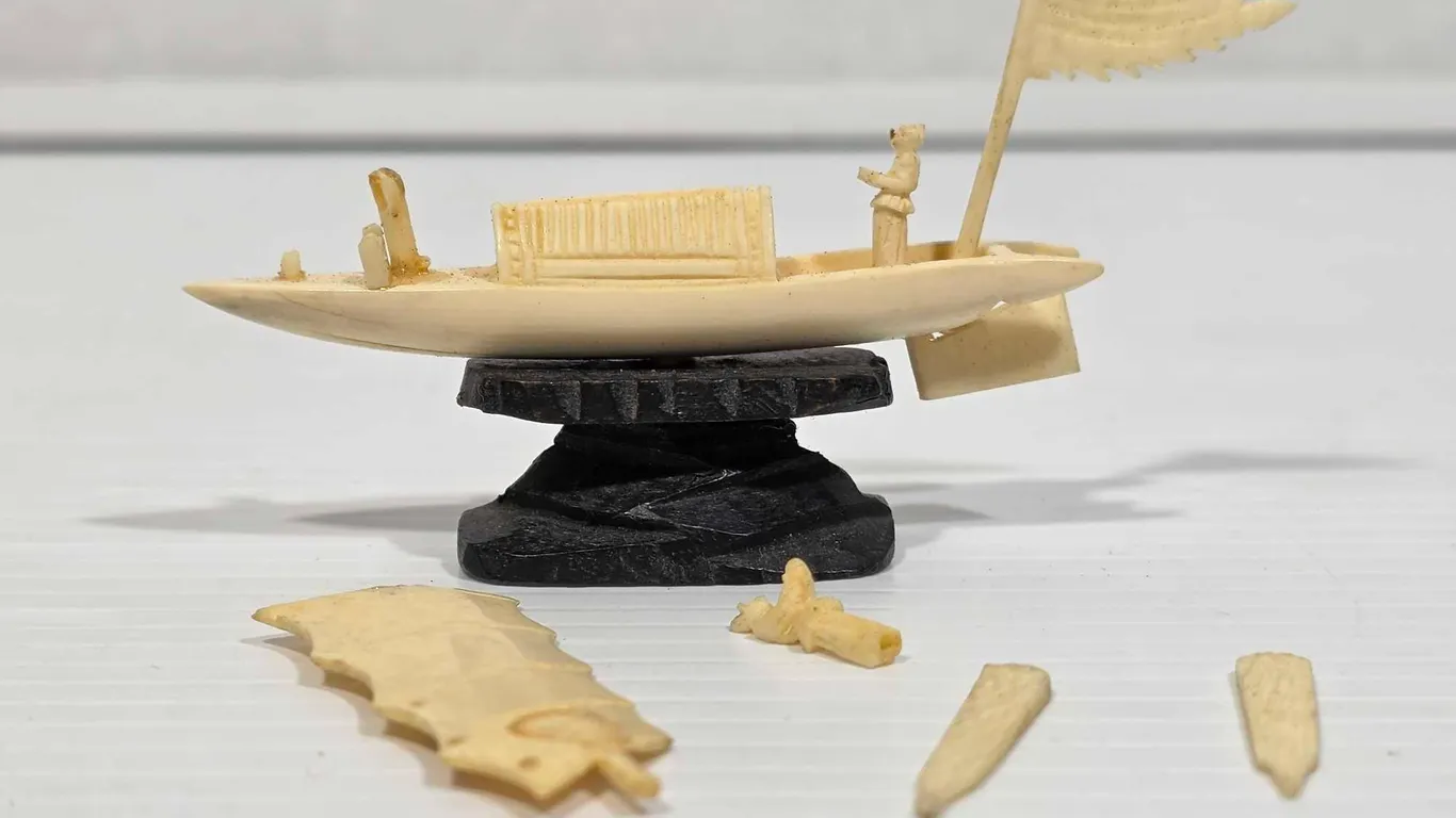 Miniture Sampan Boat Figurine. Resin? Needs repair. K