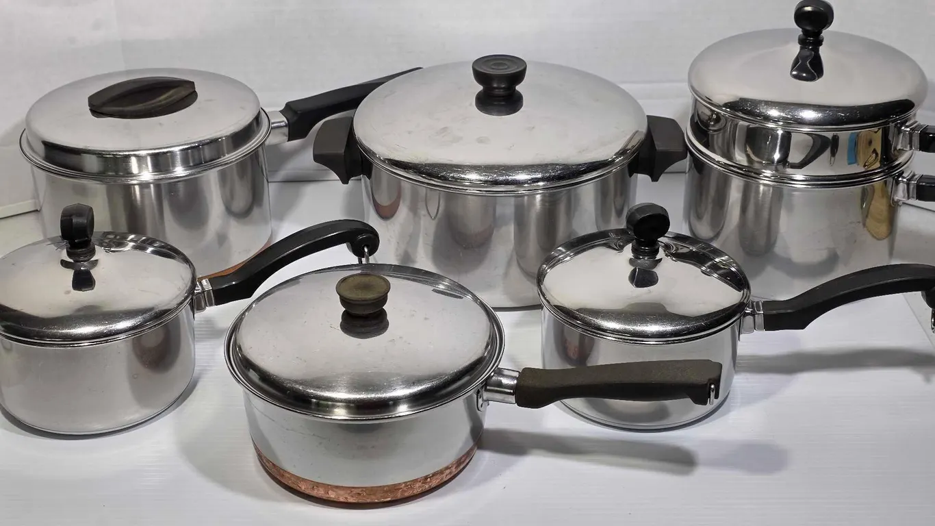 Mixed Lot of Pots. K
