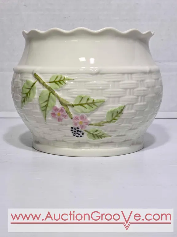 Belleek Ireland "Summer Briar" Porcelain Planter Basket. 6 x 5. K