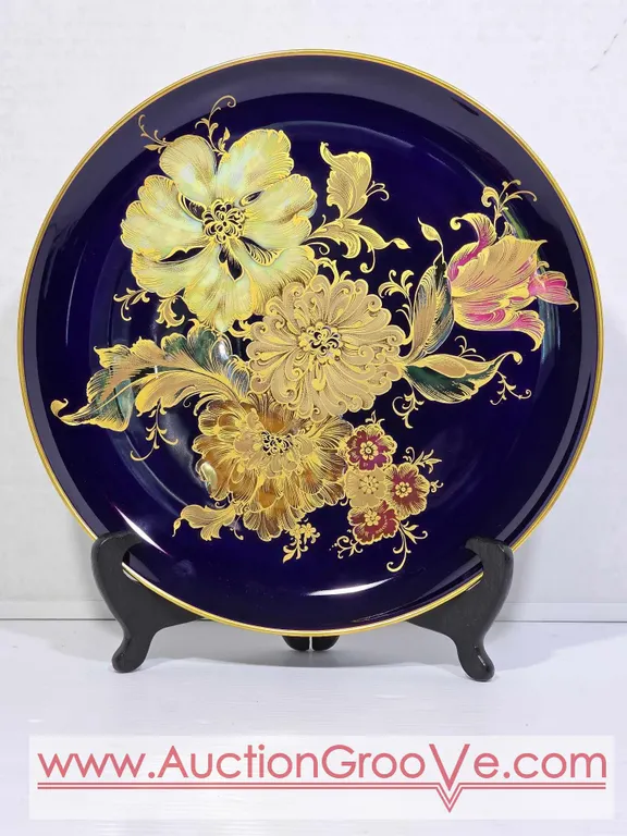 Kaiser W.Germany Rondo 11" Design Plate. Includes stand. LR