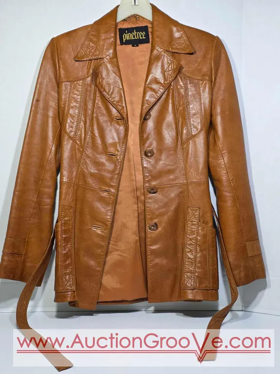 Womans Vintage Pinetree Leather Jacket Size 8. LR