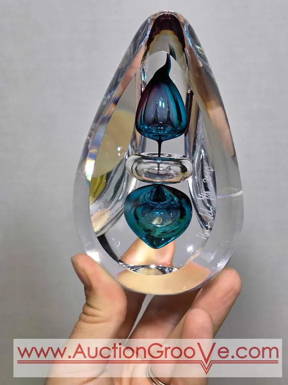 Hans-Joachim Ittig Signed Art Glass Paperweight. 3 x 5. LR